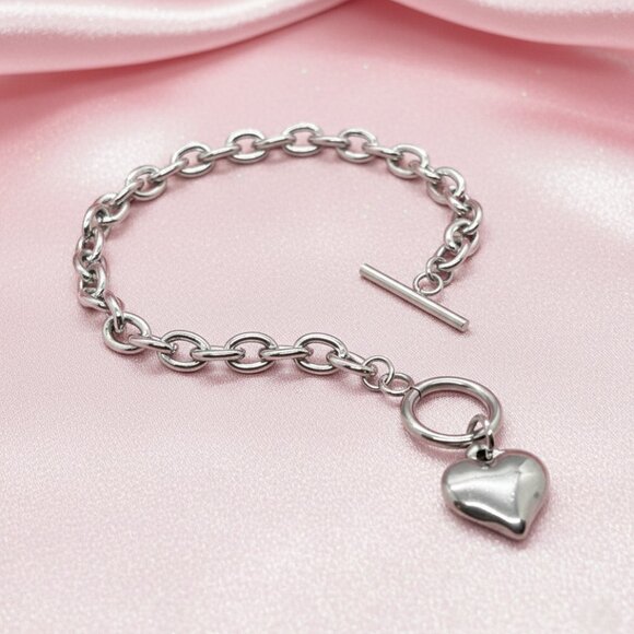 Stainless Steel Heart Charm Toggle Bracelet 8 inch Trendy Women’s NWOT - Picture 6 of 8